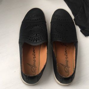 AMERICAN EAGLE MENS LAZER CUT SNEAKERS